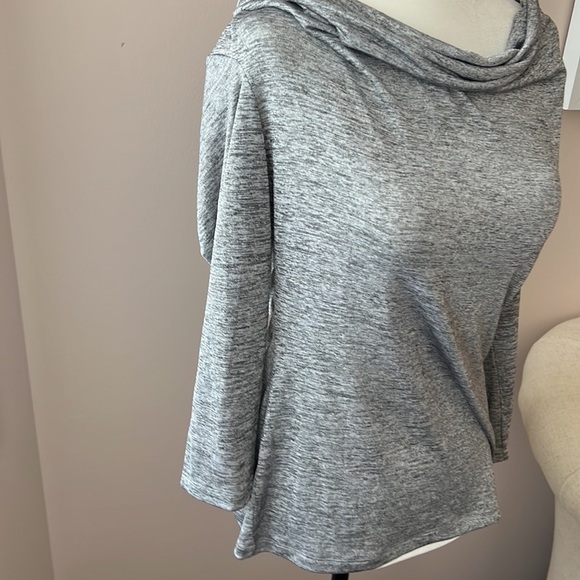 Le Chateau l NWT Long Sleeve Top - Picture 3 of 6